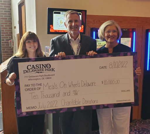 Delaware Park Casino & Racing Donates ,000 to Meals on Wheels Delaware