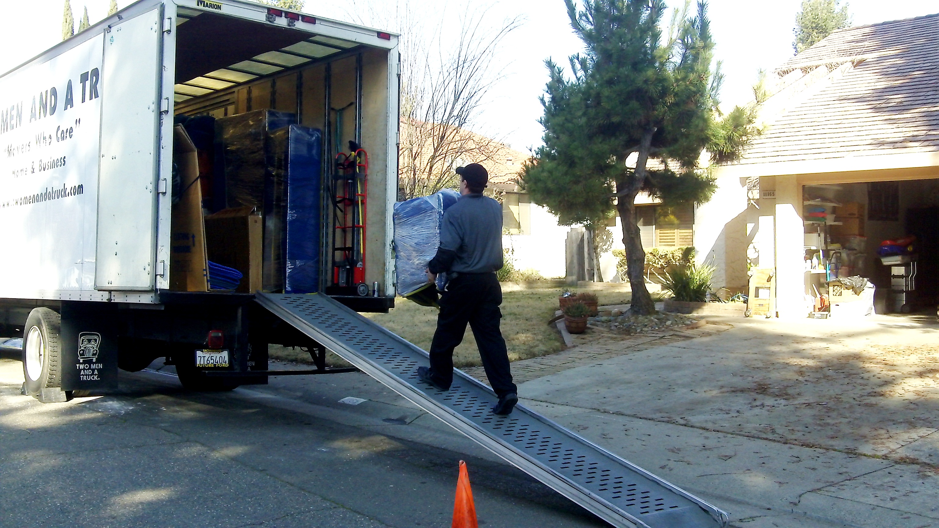 Sacramento Moving Company Hires Two New Employees Newswire