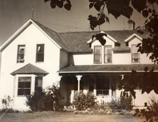 Century Old Alberta Prairie Farmhouse Redefined