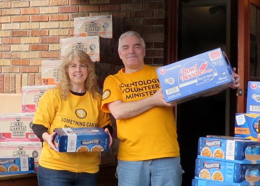 Seattle Scientologists Support Local Food Bank