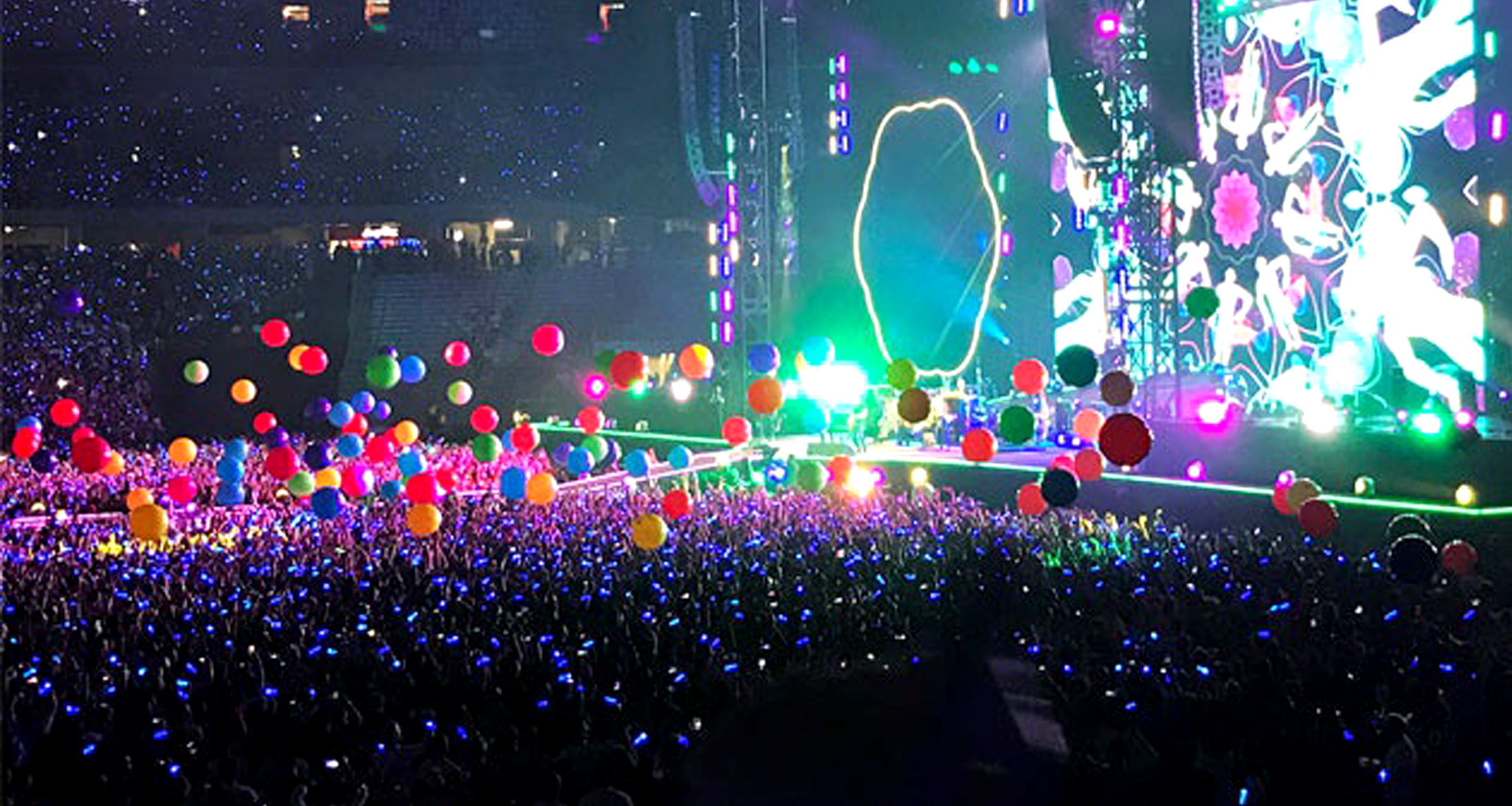 Coldplay Creates Interaction With Light-Up Glowballs for ...