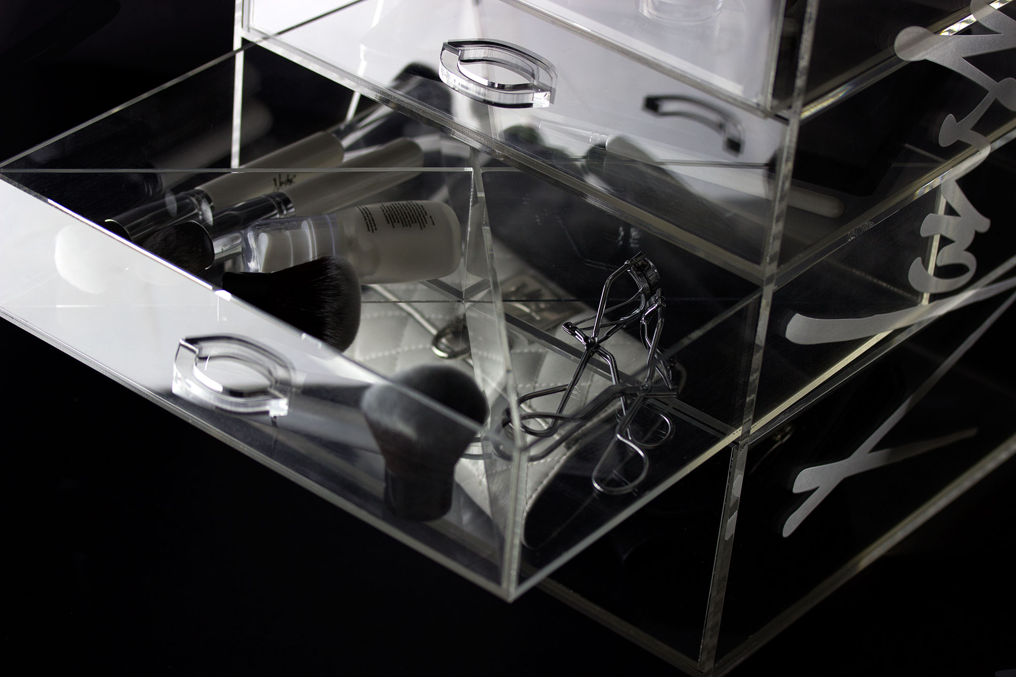Nanshy Offers Similar Kardashian Acrylic Makeup Organizer With