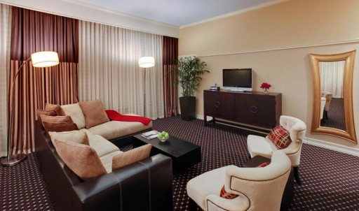 Hotel Blake, a Chicago Hotel Announces Special Offers for Summer Visitors
