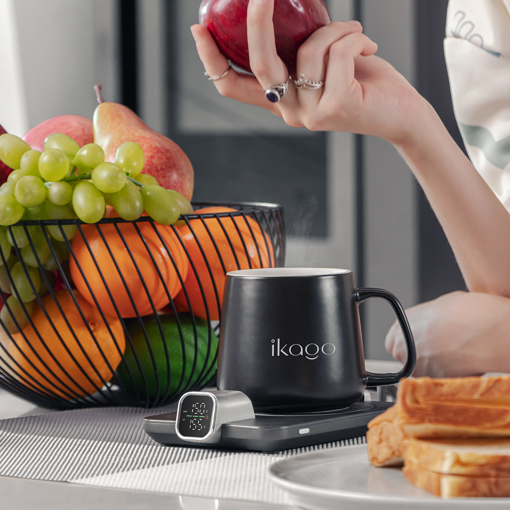 Keep Your Coffee Warm With The Smart Press Heating Cup Coaster
