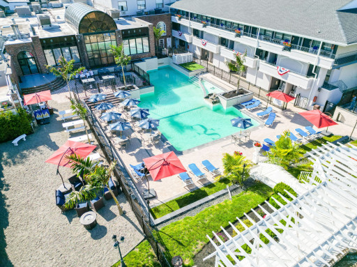 New Pool Bar in Spring Lake, NJ, is Making a Splash This Summer