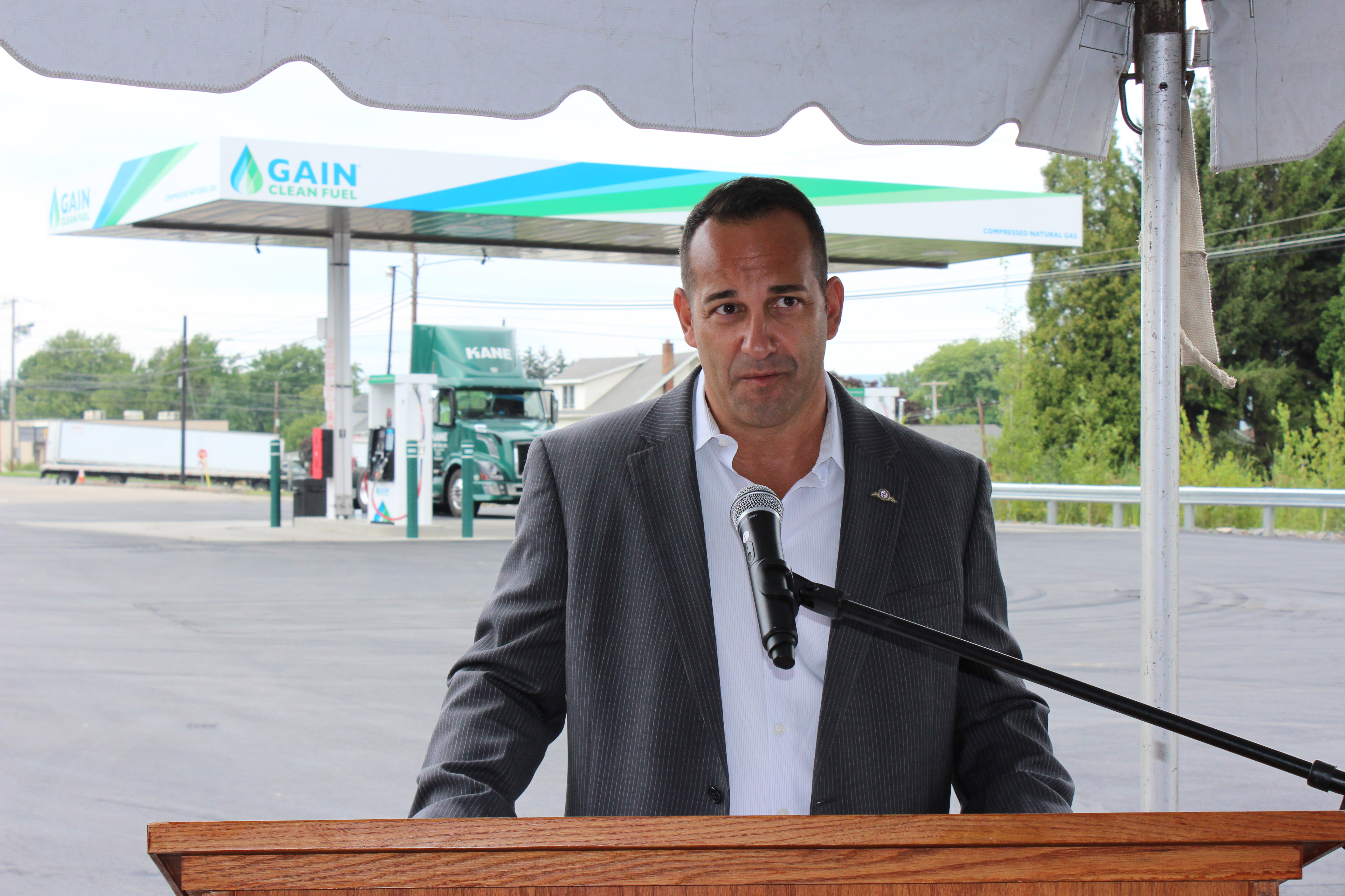 New Compressed Natural Gas Station for Fleets Celebrates Grand Opening
