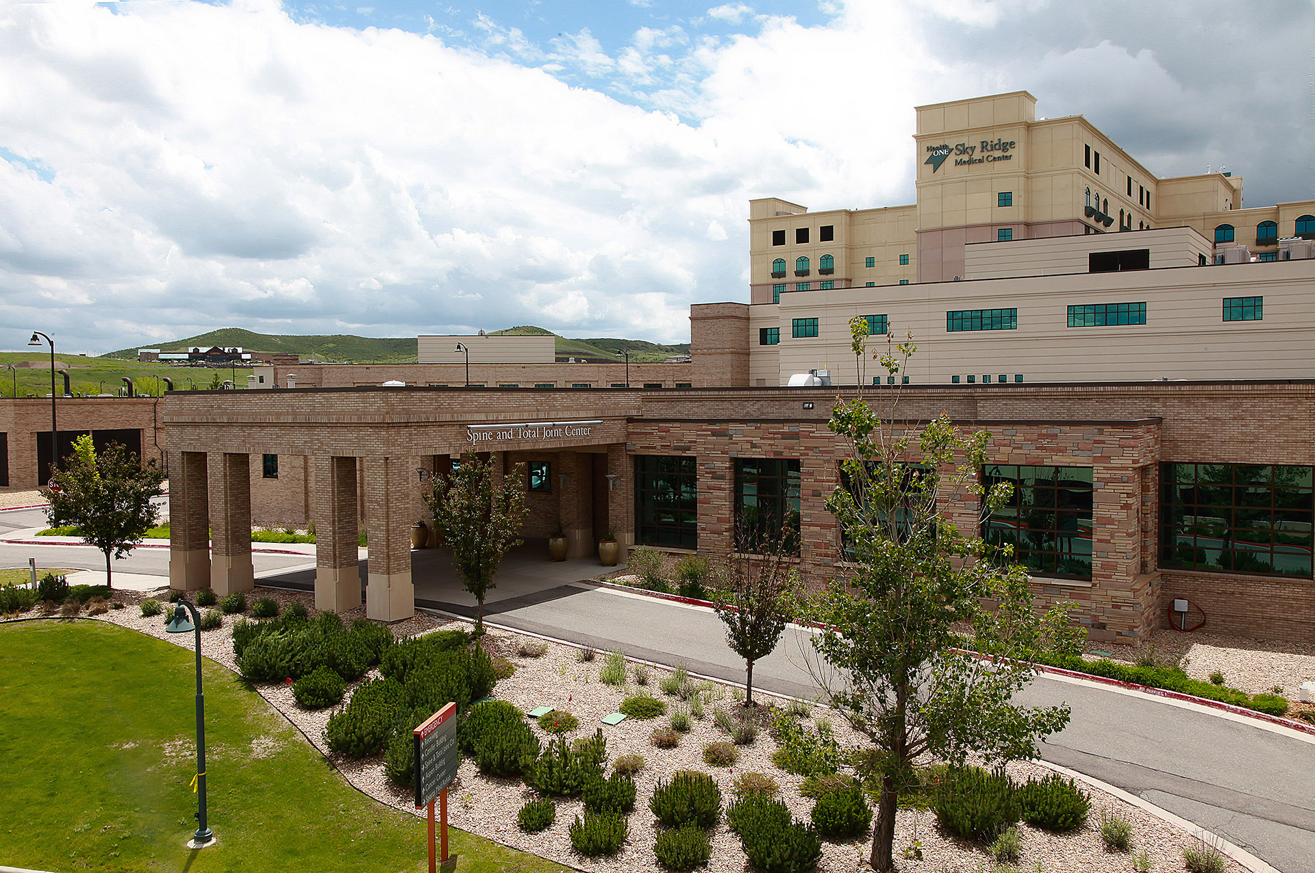 Sky Ridge Medical Center Acquires First Mazor X™ System in Ten-State 