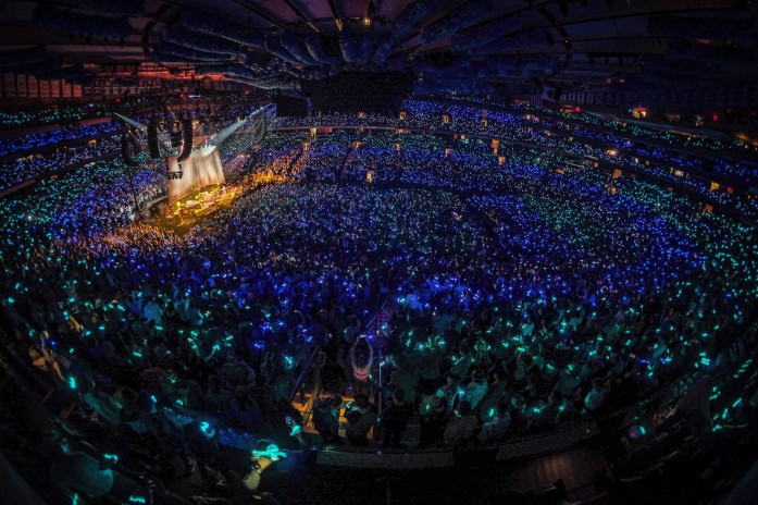 Phish Concert Lighting Up Everyone with Xylobands LED Wristbands