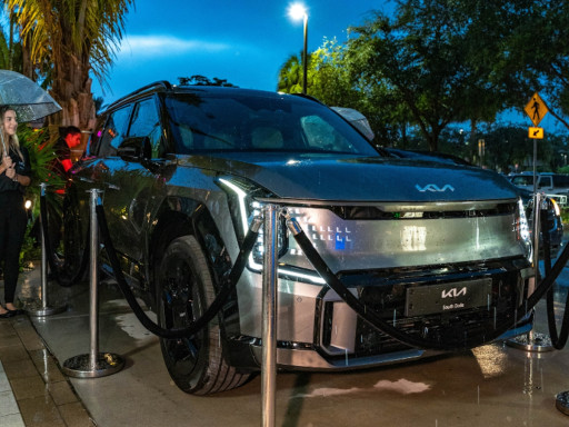 South Dade Kia Electrifies Miami With Unveiling of KIA EV9