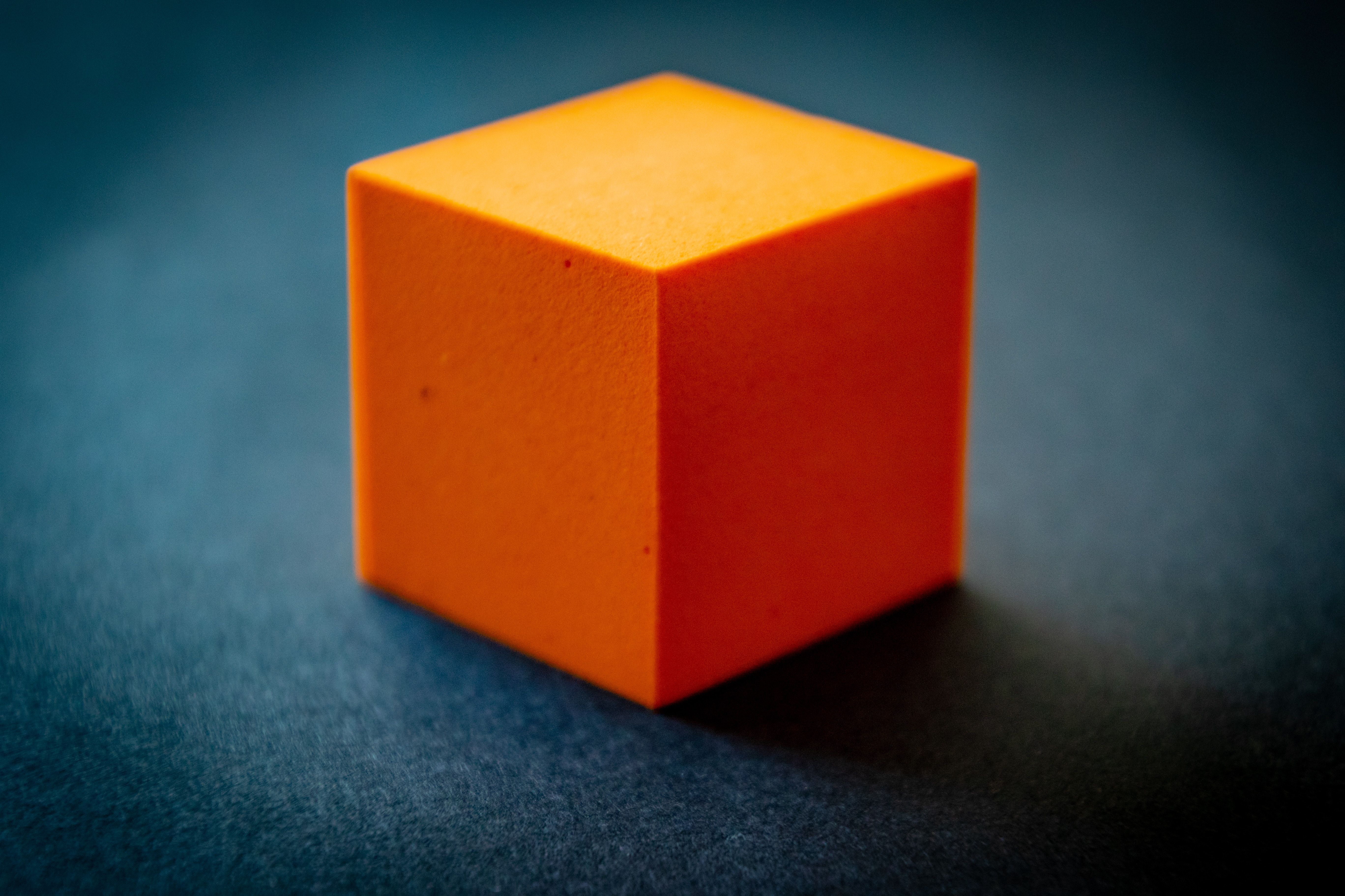 Кубики. Куб. Оранжевый кубик. 3д кубик. Куб фигура.
