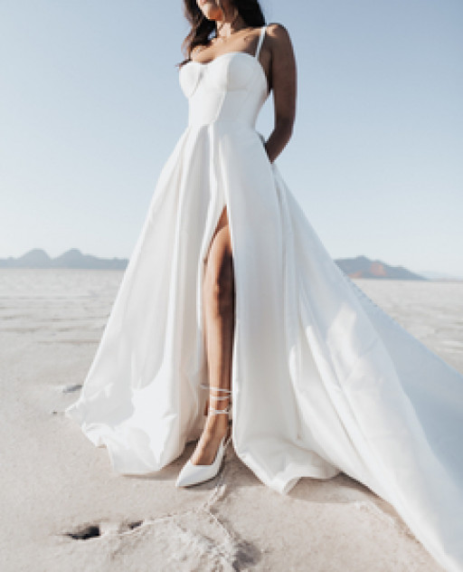 International Wedding Dress Designer Martina Liana Delivers Poetry in Motion in New Collections