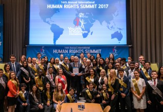 Nobel Laureate and former President of Costa Rica, Dr. Oscar Arias Sánchez, receives Human Rights Hero award at 14th annual Human Rights Summit of Youth for Human Rights International.