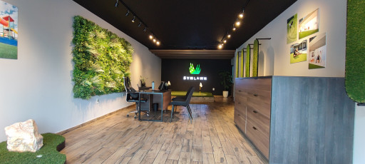 SYNLawn Bajío Debuts First Design Center in León
