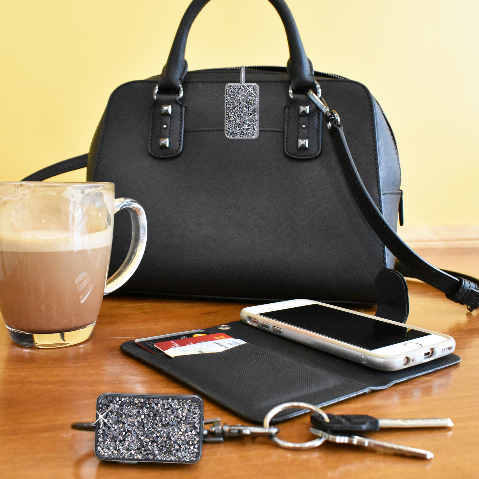 Finders Key Purse Plus™ Brings Safety Into the Bluetooth Tracking Space ...