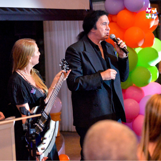 Rock Legend Gene Simmons Steals the Show at Mending Kids’ Imagine Gala, Donates 0K, and Offers Up Signed Axe Guitar