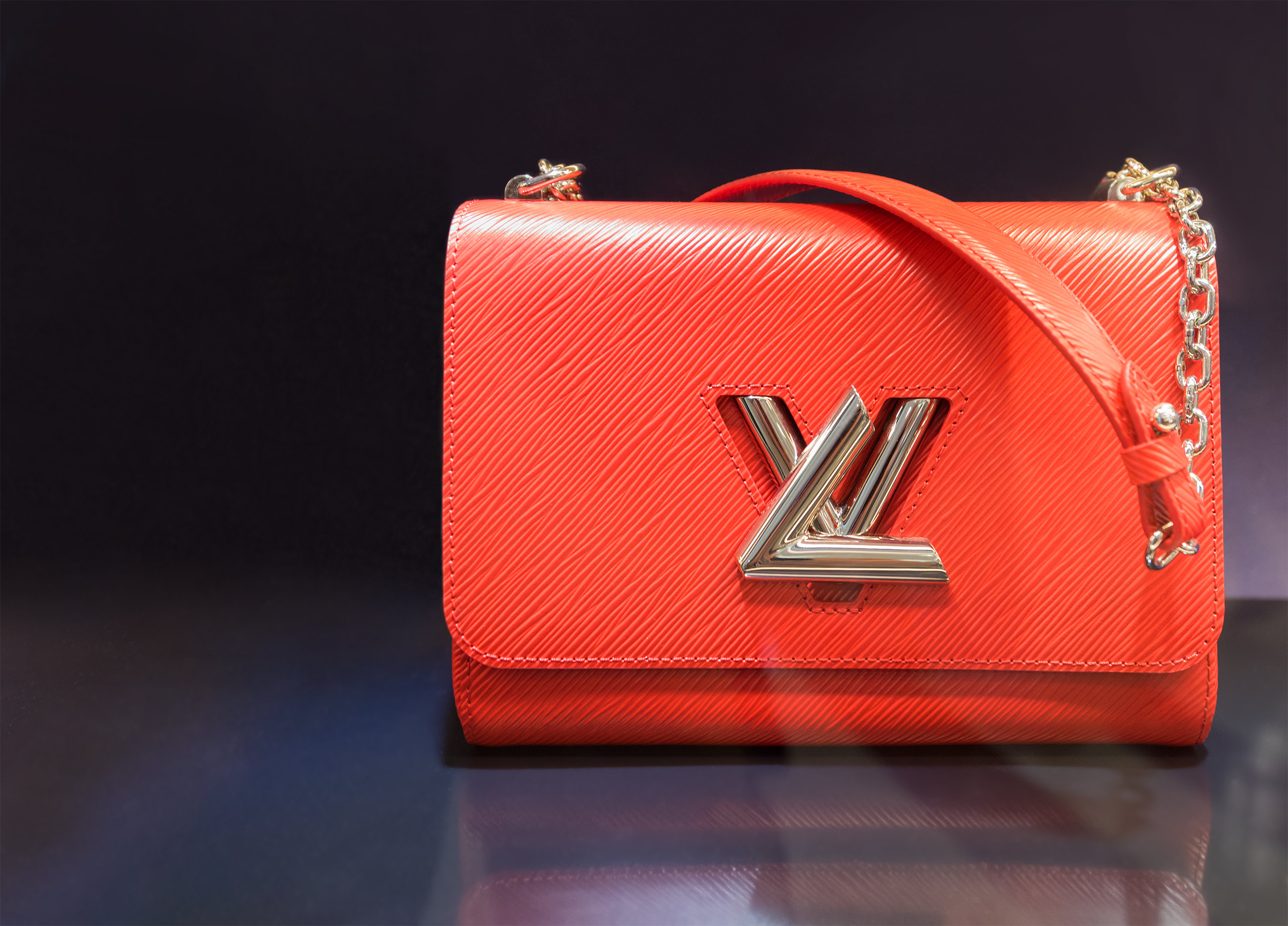 Aanlive Expands Auction Categories To Include Luxury Handbags Newswire Louis Vuitton