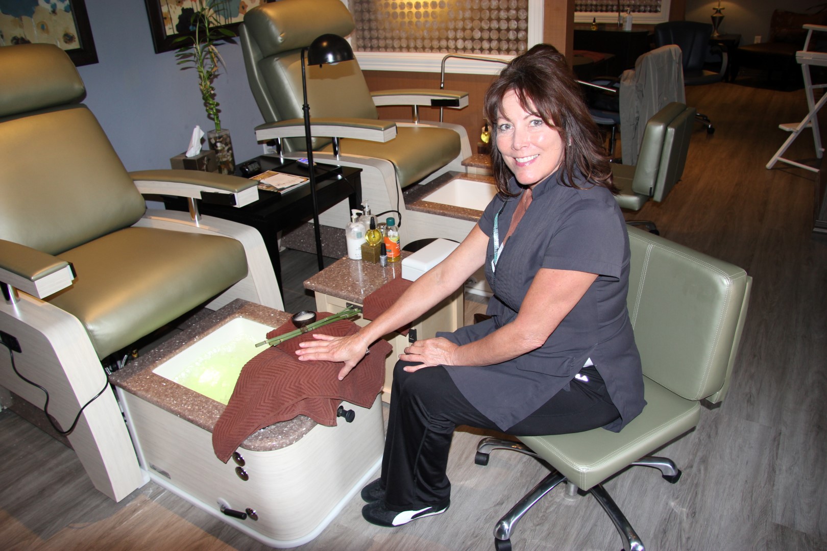 Dazzling New Pedicure Thrones Utilize Color Therapy at Spa of the ...