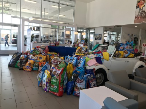 Street Volkswagen of Amarillo Holds Pet Food Drive to Benefit Animals Affected by Hurricane Harvey