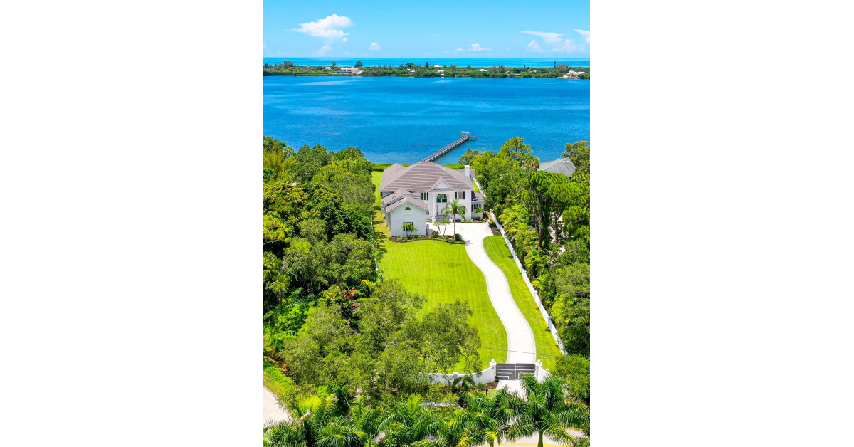 Waterfront Estate on Lemon Bay on the Market for 4.995 Million Newswire