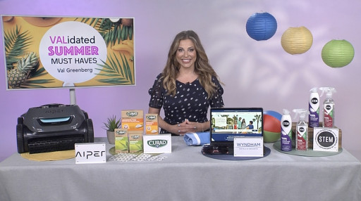Red Carpet Host and Fashion Expert Valerie Greenberg Shares Summer Must Haves on TipsOnTV