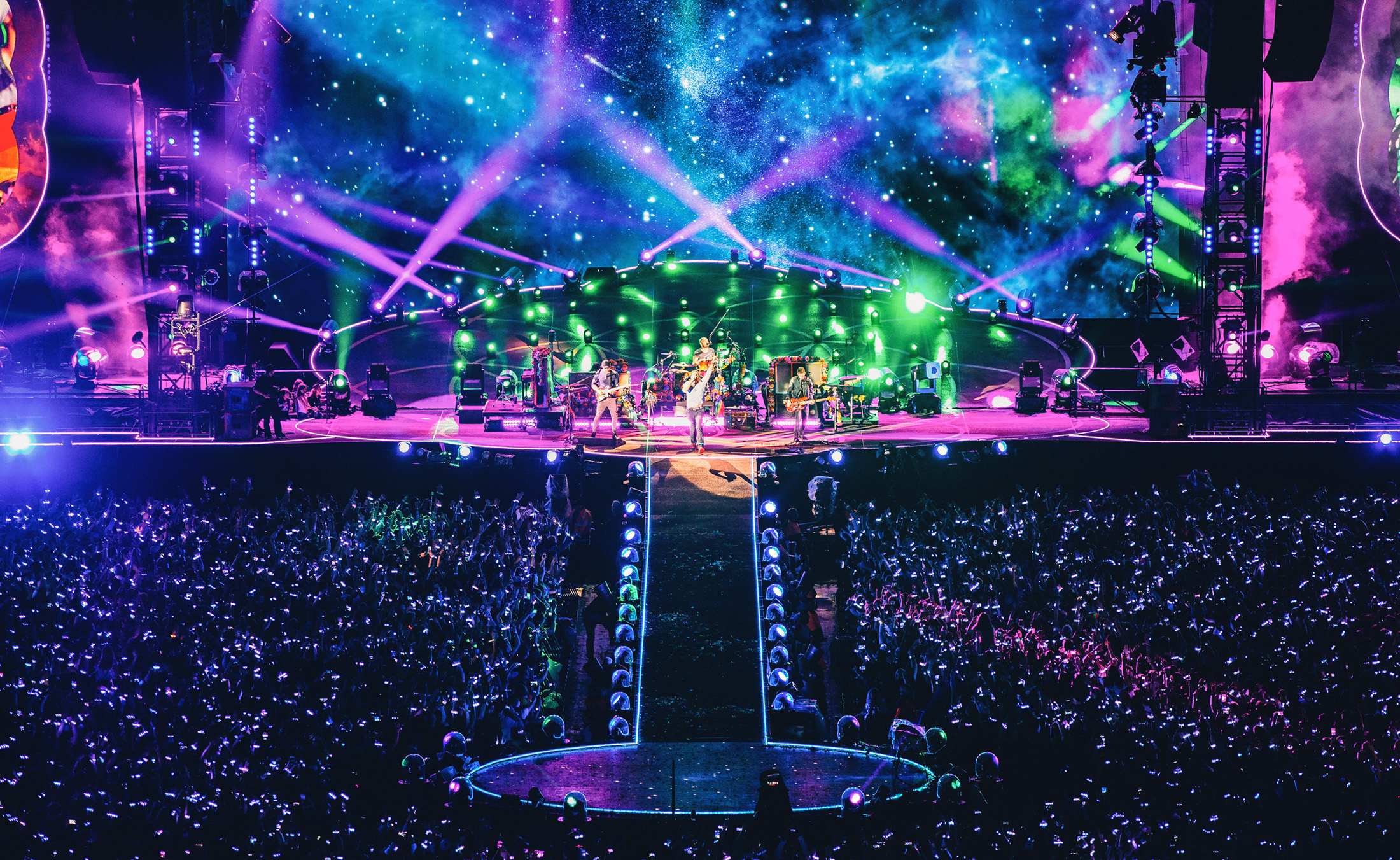 Coldplay's Concert Tour Movie Shows 'A Head Full of Dreams' Lighting Up