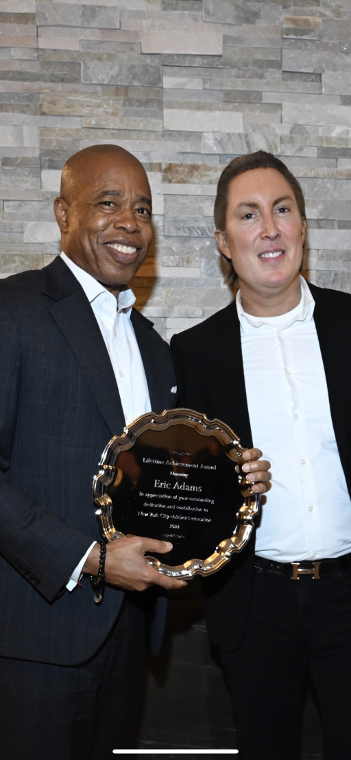 Philanthropist Daniel Neiditch Presents Mayor Adams With a Lifetime Achievement Award at Promise Project Charity Event