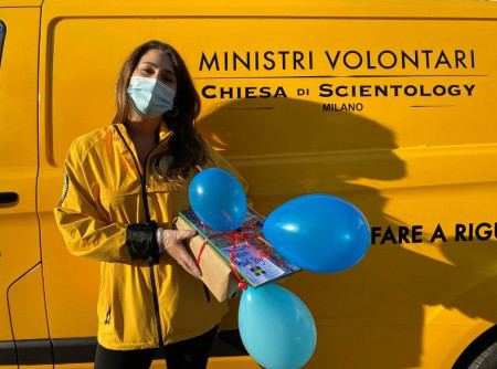 Scientology Volunteer Ministers of Milano helping vulnerable neighbors