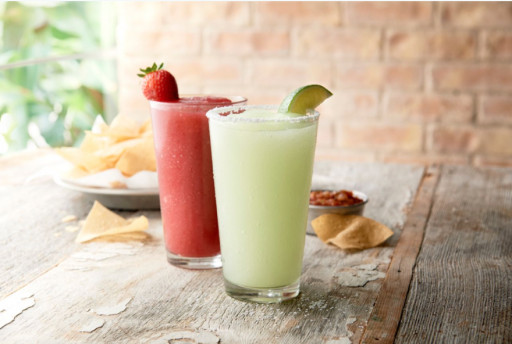 TEXAS GIANT WILLIE'S GRILL & ICEHOUSE INTRODUCES SUMMER TRIPLE PLAY WITH $3 COCKTAILS ALL SUMMER LONG