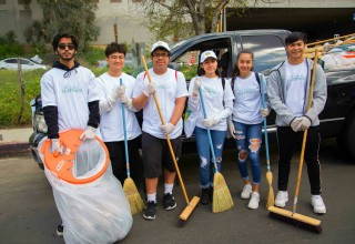 Volunteers from Hollywood High School