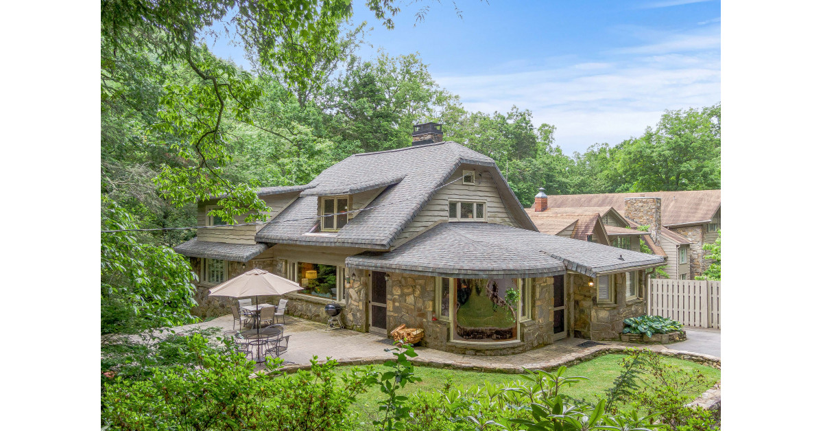 ORIGINAL HOME OF BILLY GRAHAM ENTERS MARKET FOR THE FIRST TIME AT $599,000