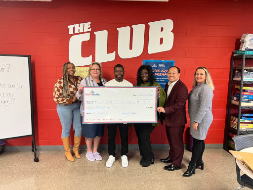 Michigan Influencer Donates ,000 to Boys and Girls Club