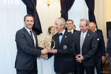 Wreath Presentation