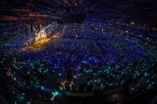 Phish Concert Lighting Up Everyone with Xylobands LED Wristbands