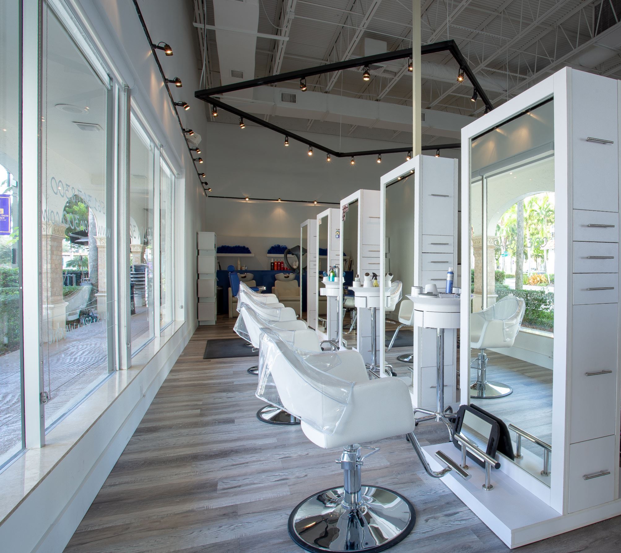 Salon Spa 300 Announces the Grand ReOpening of a Luxury Salon Spa