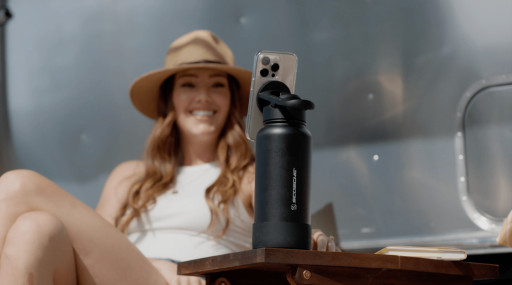 MagicMount™️ Flask: The 3-in-1 Solution That Holds Your Phone, Keeps You Hydrated, and Takes Care of Your Pets