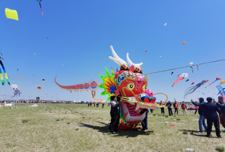 World's Largest Dragon Kite Unveiled at the 38th Weifang International ...